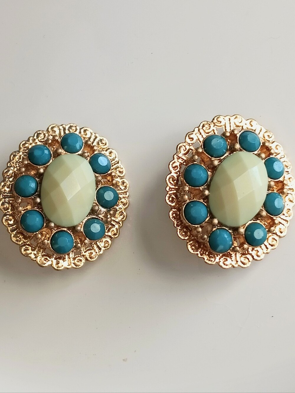Vintage Turquoise & Green Stone Gold Ornate Oval Clip Earrings (1 1/4"L x 1" W)